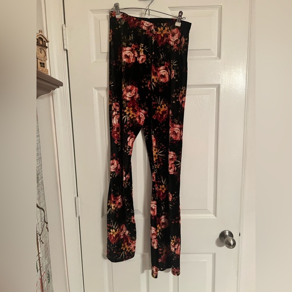 How Do You Wear That Wrap top + matching flare pants - Picture 4 of 6